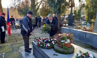 Pieta k uctění památky státníka Antonína Švehly na hostivařském hřbitově v Praze 15 dne 12. 12. 2021
